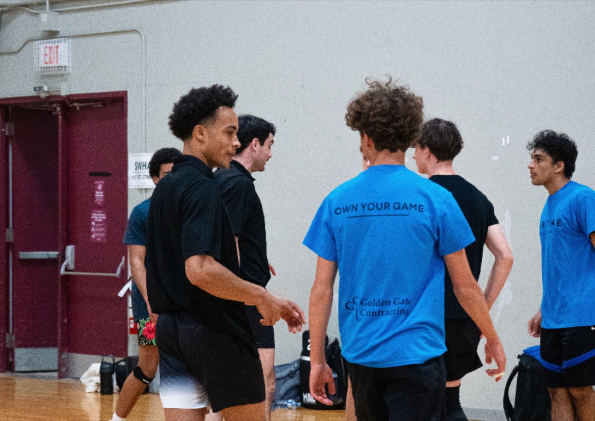 AIRTIME athletes and coaches together on the court
